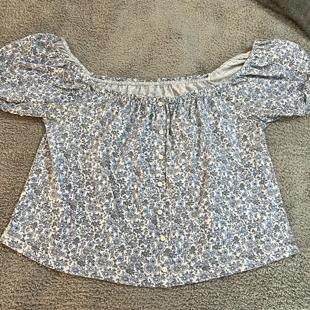 AE Puff Sleeve Floral Shirt, Medium